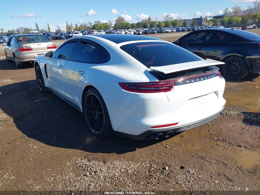 2018 Porsche Panamera