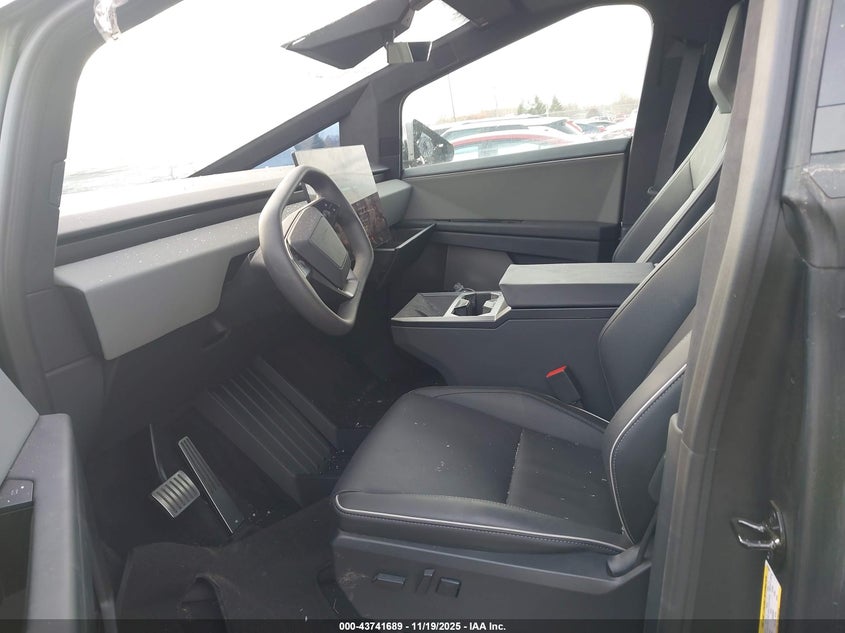 2025 Tesla Cybertruck