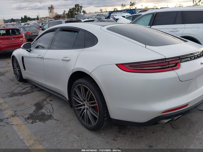 2018 Porsche Panamera