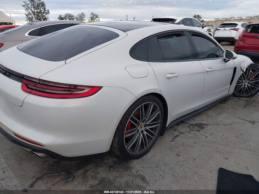 2018 Porsche Panamera