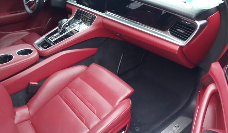 
								2018 Porsche Panamera full									