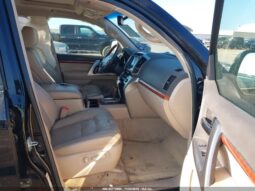 
										2015 Toyota Land cruiser full									