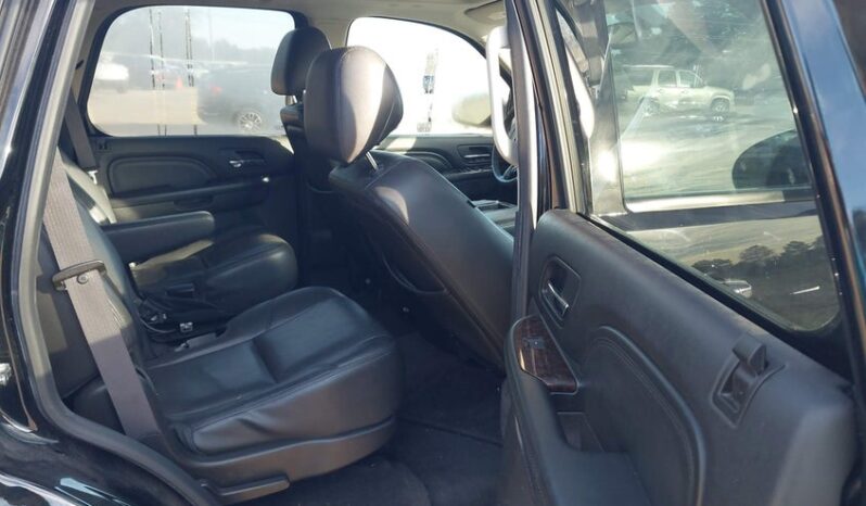 
								2013 Gmc Yukon full									