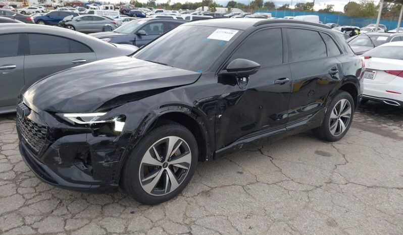 
								2024 Audi Q8 full									