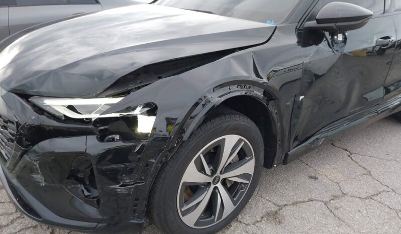 
								2024 Audi Q8 full									