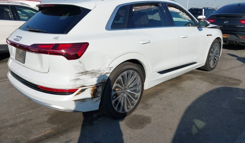 
								2019 Audi E-tron full									