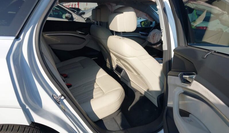 
								2019 Audi E-tron full									