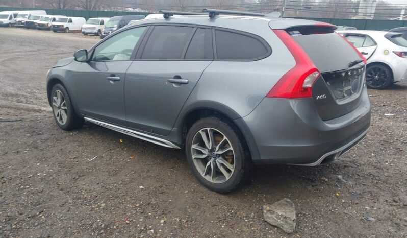 
								2017 Volvo V60 cross country full									