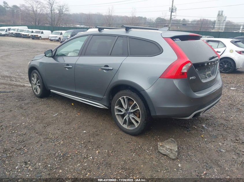 2017 Volvo V60 cross country