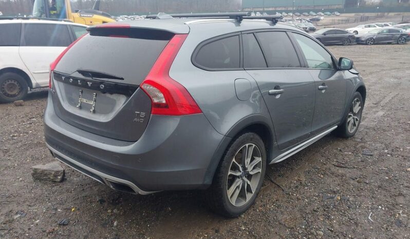 
								2017 Volvo V60 cross country full									