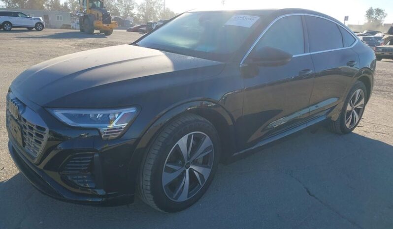 
								2024 Audi Q8 full									