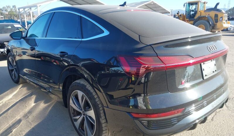 
								2024 Audi Q8 full									