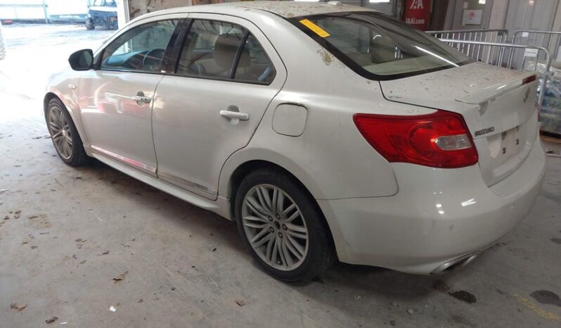 
								2011 Suzuki Kizashi full									