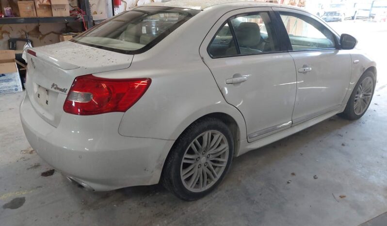 
								2011 Suzuki Kizashi full									