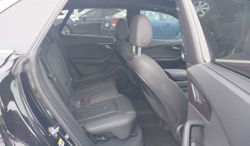 
								2019 Audi Q8 full									