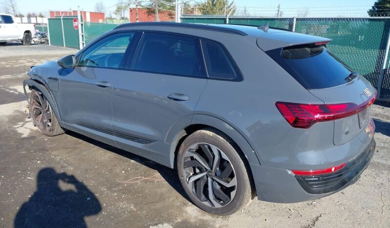 
								2024 Audi Q8 full									