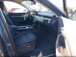 
										2024 Audi Q8 full									