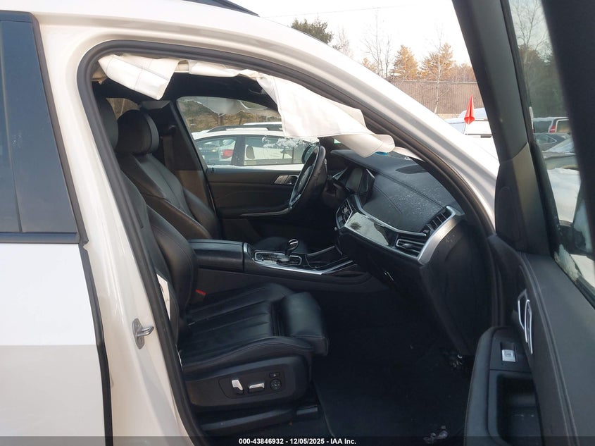 2022 BMW X7