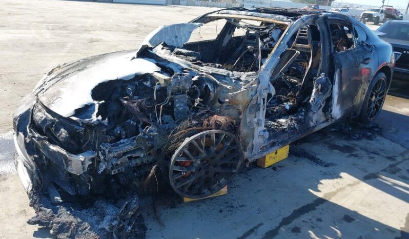 
								2018 Porsche Panamera full									