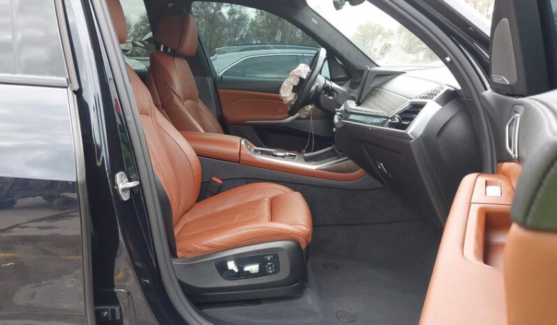 
								2024 BMW X7 full									