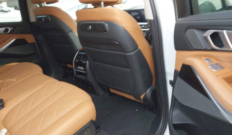 
								2024 BMW X7 full									