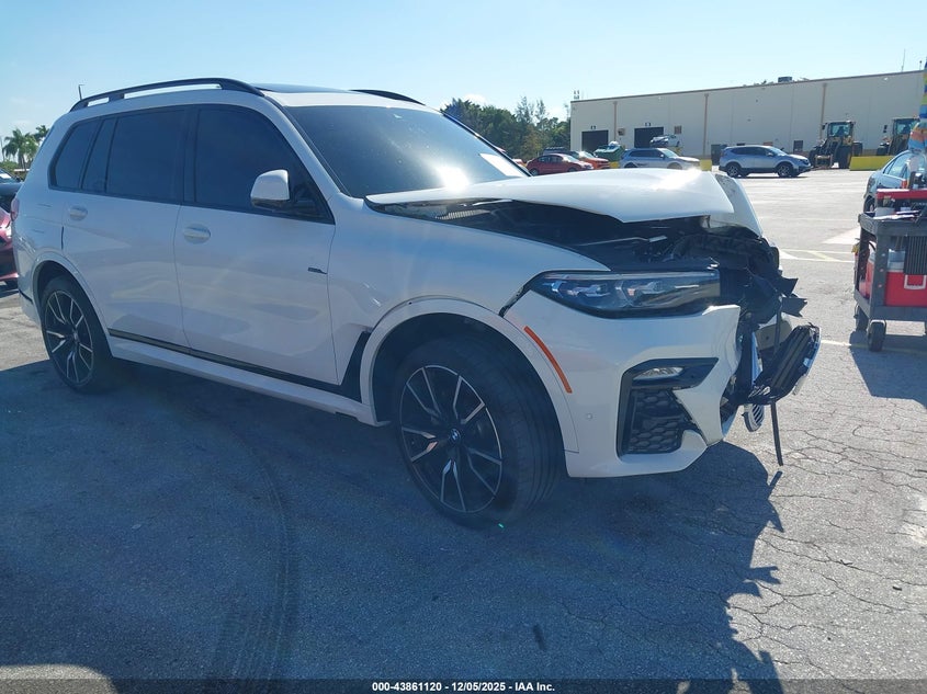 2022 BMW X7