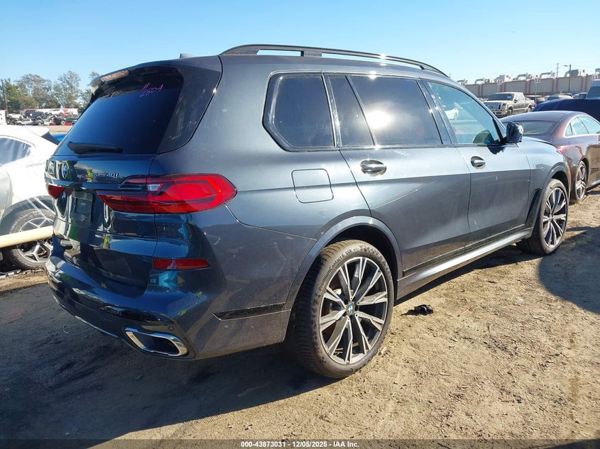 2022 BMW X7