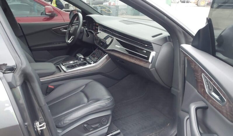 
								2019 Audi Q8 full									