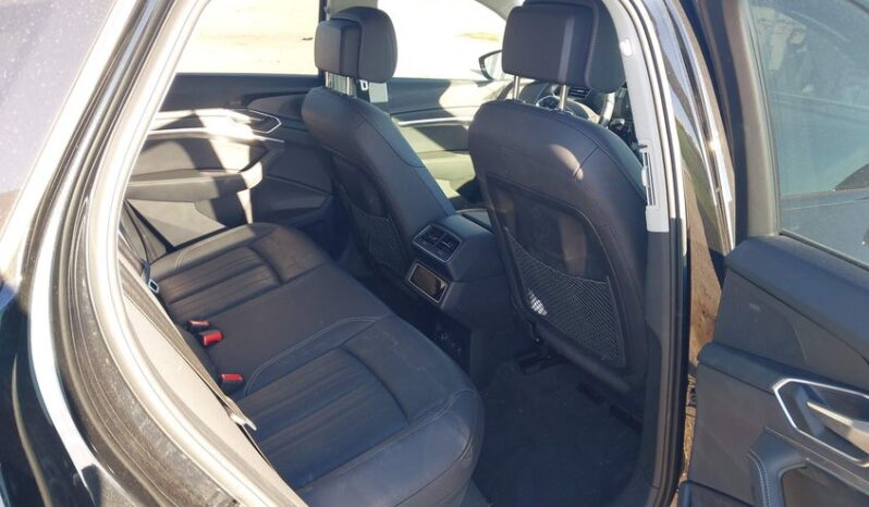 
								2024 Audi Q8 full									
