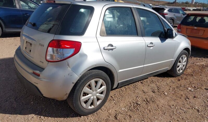 
								2011 Suzuki Sx4 full									