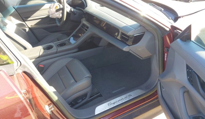 
								2022 Porsche Taycan full									