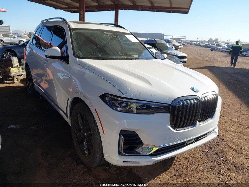 2022 BMW X7