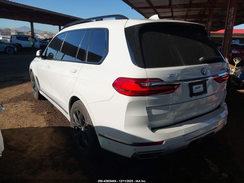 2022 BMW X7