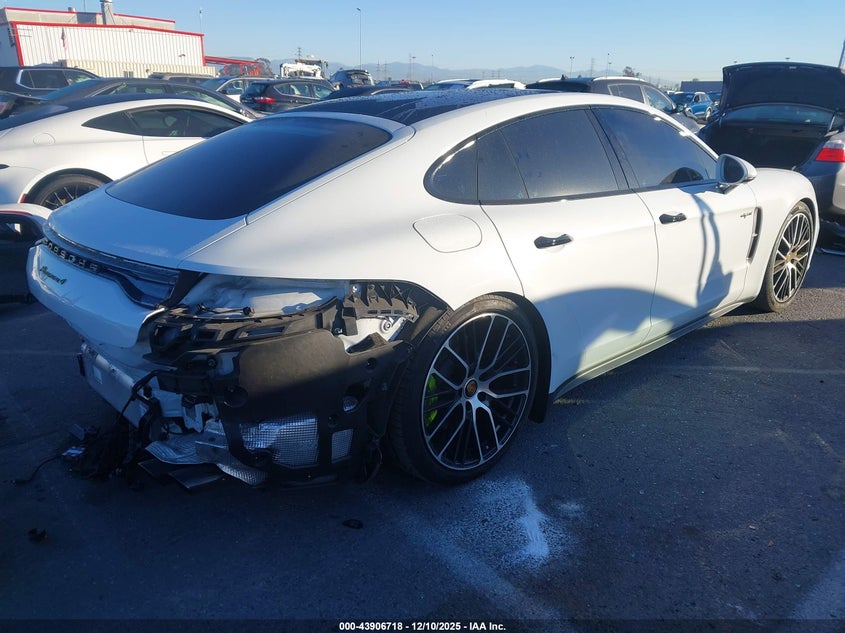 2022 Porsche Panamera