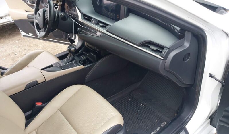 
								2020 Lexus Es 350 full									