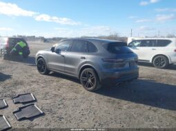 
										2021 Porsche Cayenne full									