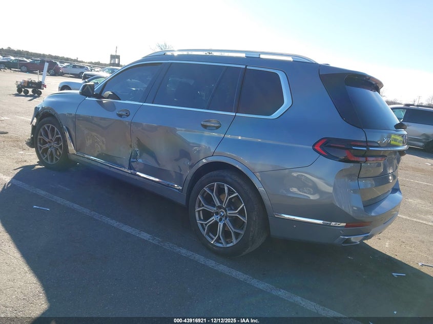 2023 BMW X7