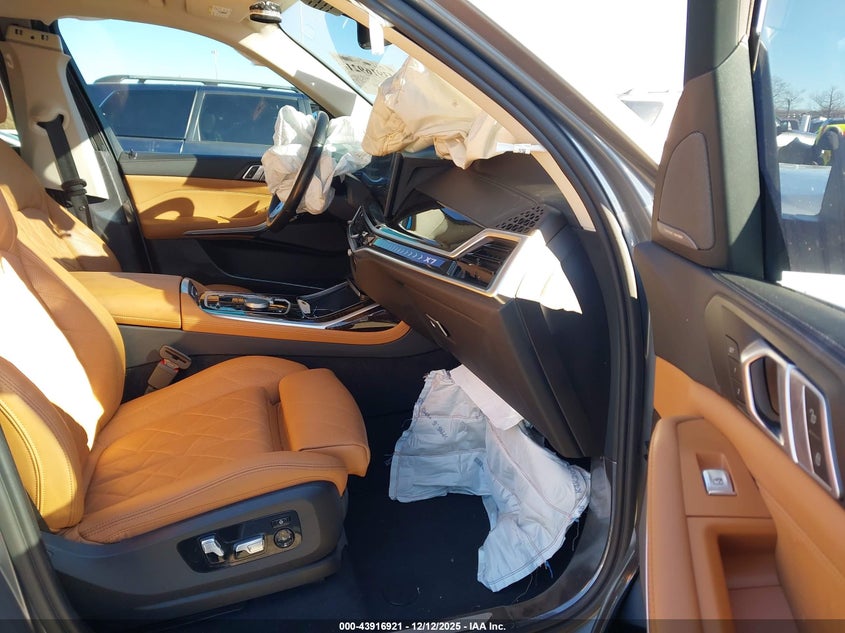 2023 BMW X7