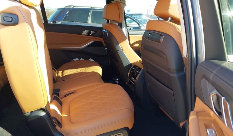 
								2023 BMW X7 full									
