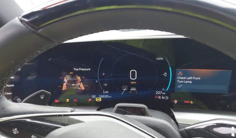 
								2024 Cadillac Lyriq full									