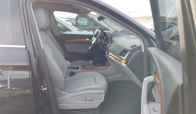 
								2023 Audi Q5 full									