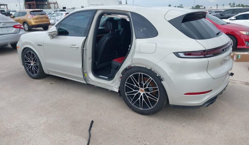 
								2025 Porsche Cayenne full									