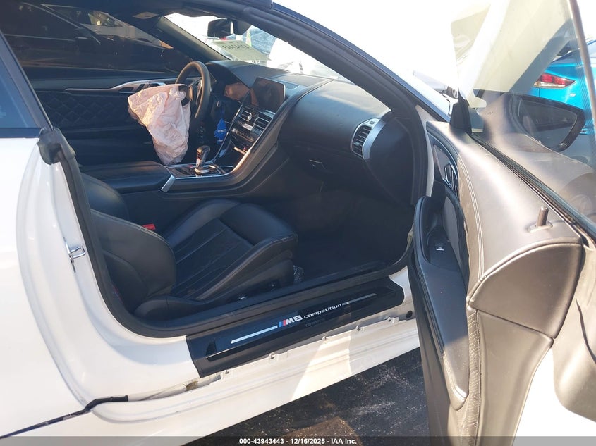 2022 BMW M8