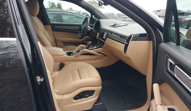 
								2023 Porsche Cayenne full									