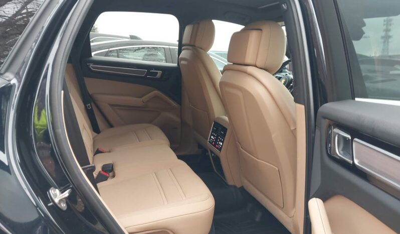 
								2023 Porsche Cayenne full									