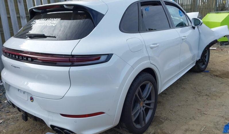 
								2025 Porsche Cayenne full									