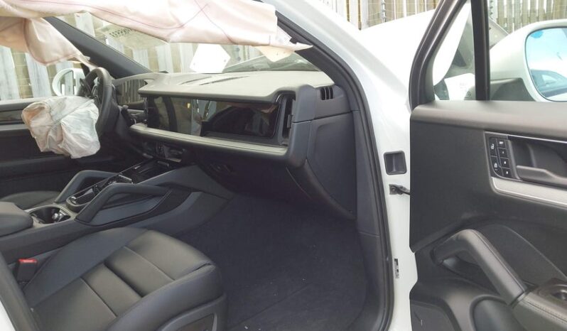 
								2025 Porsche Cayenne full									