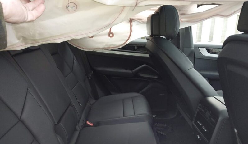 
								2025 Porsche Cayenne full									