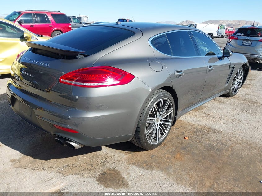 2016 Porsche Panamera