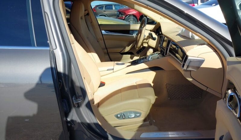 
								2016 Porsche Panamera full									